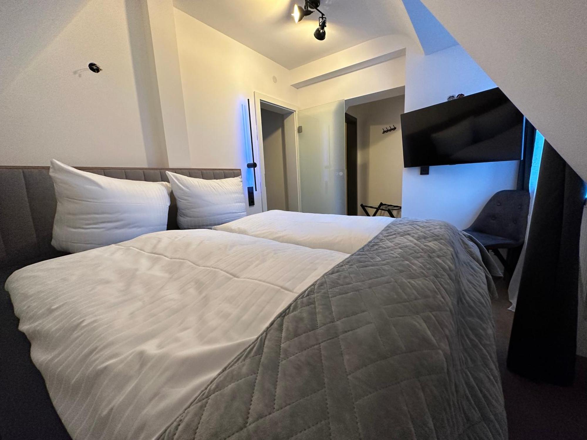 Kleines Doppel-/Zweibettzimmer