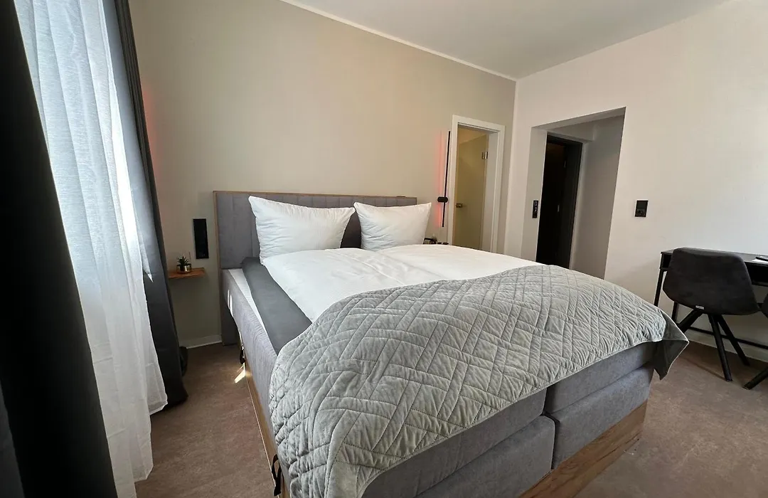 Hotel Emilia-1